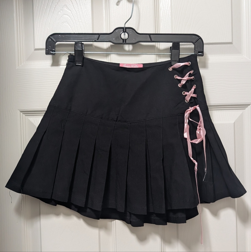 sugar thrillz pleated Black Mini skirt baby pink side corset tie Ribbon NWT XS